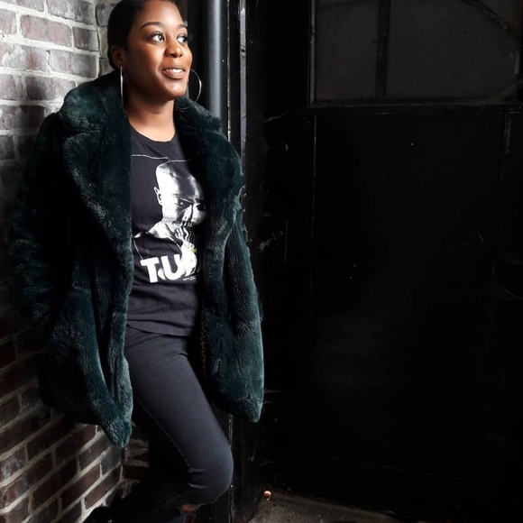 Jessica Simpson Luxe Faux Fur Coat - Picture 5 of 5